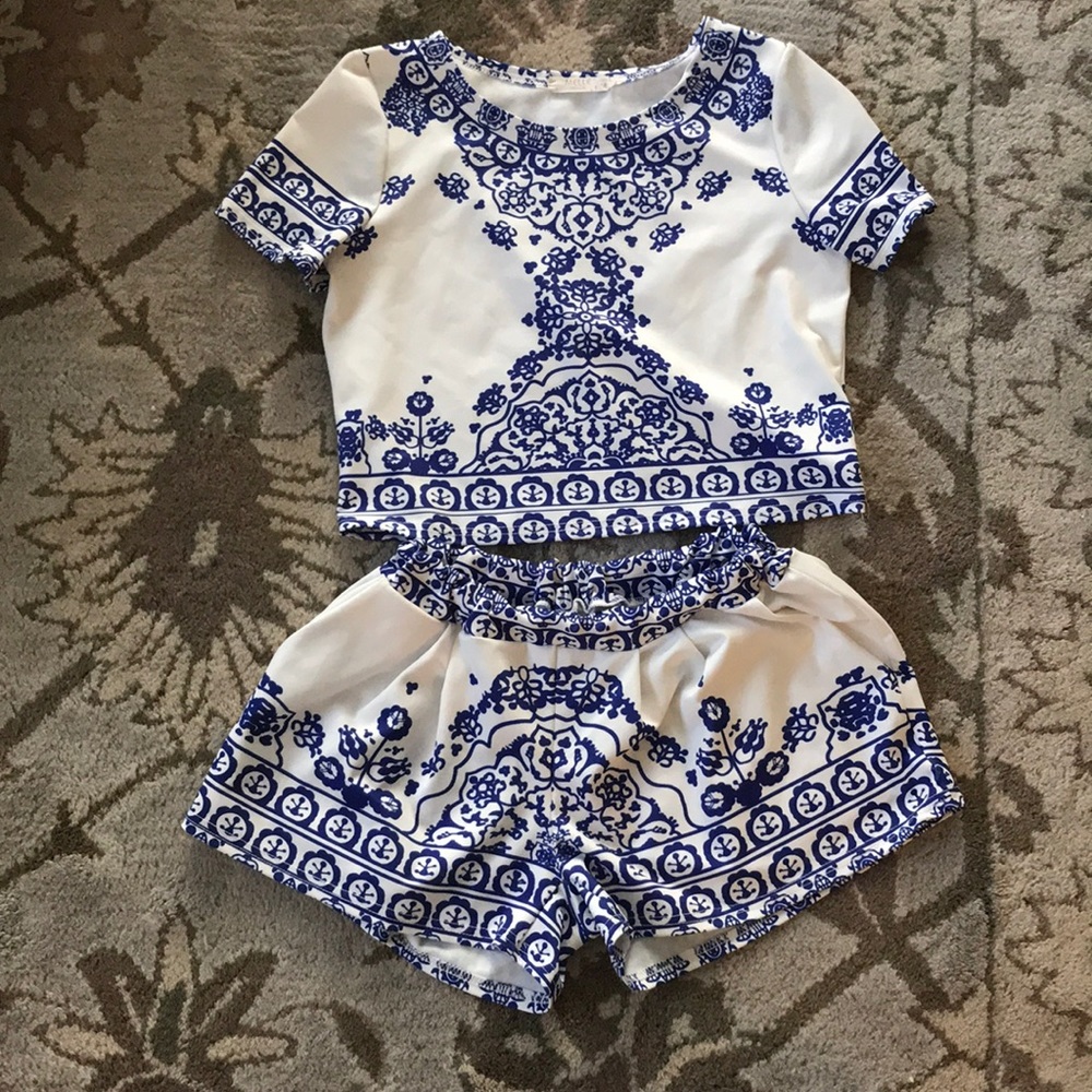Two piece set